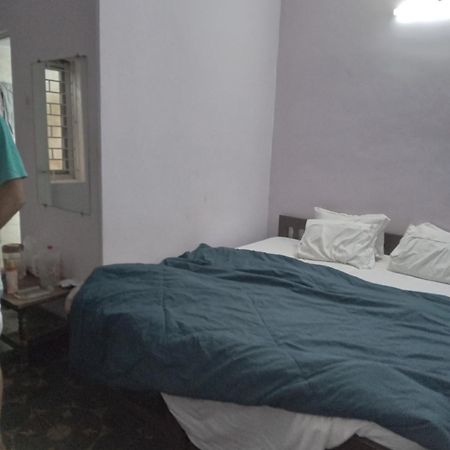 Bed and Breakfast Kapil Traders Nowe Delhi Zewnętrze zdjęcie